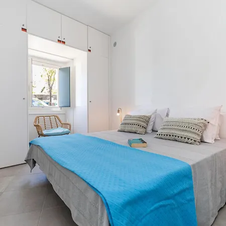 Casa Laurence-cozy 1 Bed House W Outside Terrace *