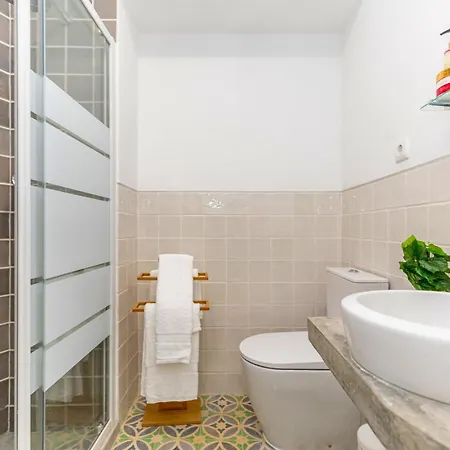 Casa Laurence-cozy 1 Bed House W Outside Terrace