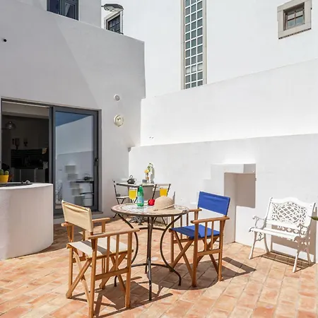 Casa Laurence-cozy 1 Bed House W Outside Terrace Apartment