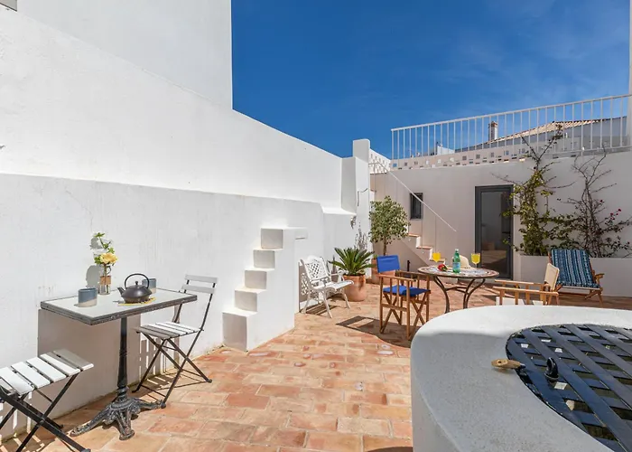 Casa Laurence-cozy 1 Bed House W Outside Terrace Apartment *